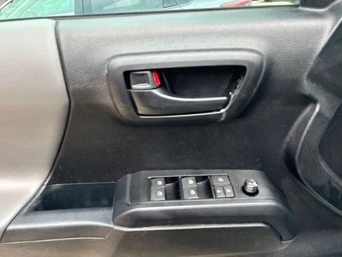 Used 2022 Toyota Tacoma SR w/ SR Convenience Package RWD image 20