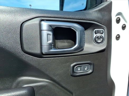 Used 2024 Jeep Wrangler Sport image 6