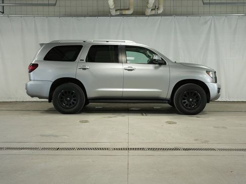 Used 2018 Toyota Sequoia SR5 image 6
