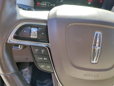 Used 2023 Lincoln Nautilus Reserve image 18