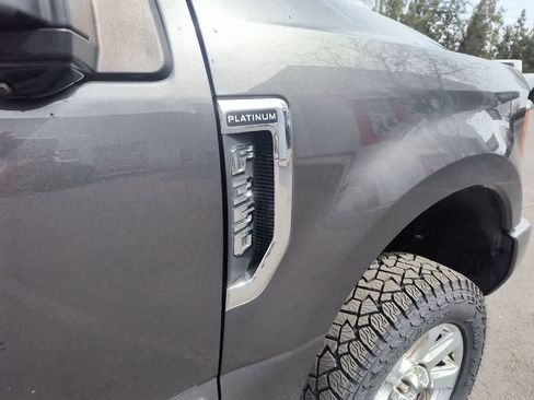 Used 2017 Ford F350 Platinum w/ Platinum Ultimate Package AWD/4WD image 27