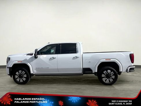 Used 2025 GMC Sierra 3500 Denali w/ Denali Reserve Package AWD/4WD image 2