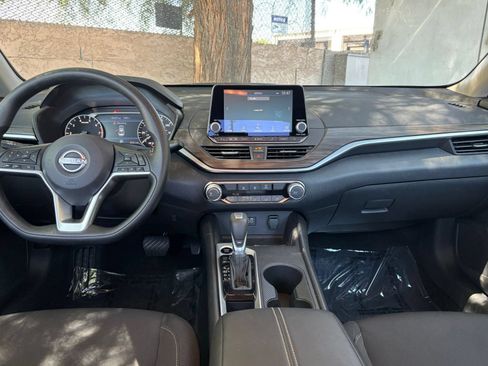 Used 2026 Nissan Altima 2.5 SV FWD image 32