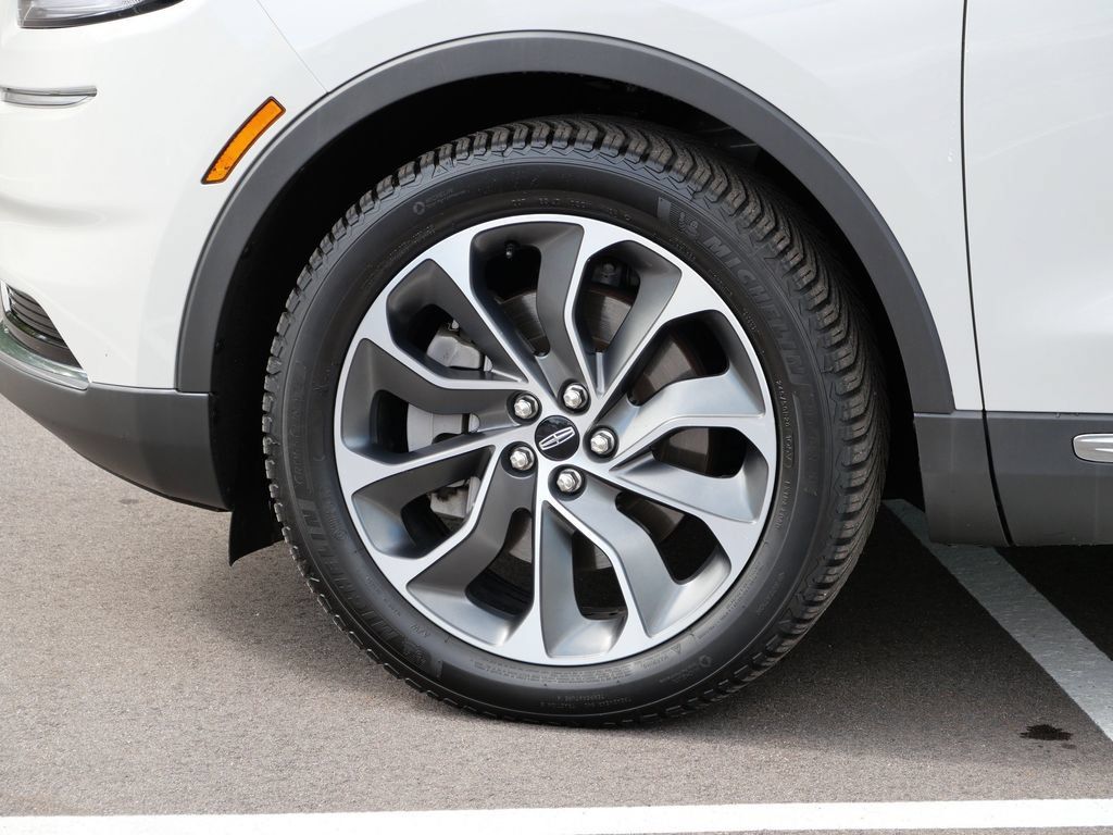 Used 2021 Lincoln Nautilus Reserve AWD/4WD image 9
