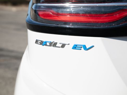 Used 2022 Chevrolet Bolt LT image 12