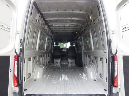 New 2026 Mercedes-Benz Sprinter 2500 image 24