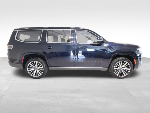 Used 2022 Jeep Grand Wagoneer Series III AWD/4WD image 5