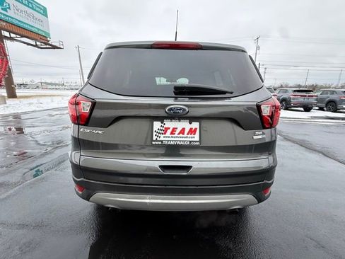 Used 2019 Ford Escape SE image 6