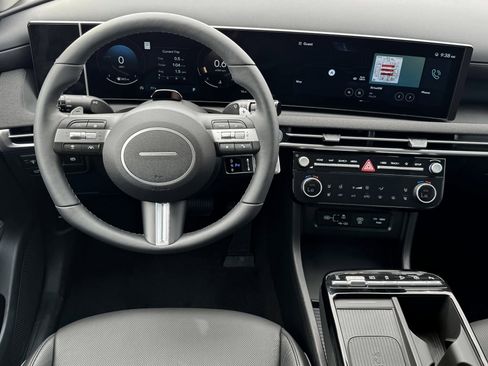 New 2025 Hyundai Tucson Limited image 17