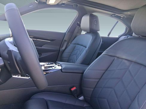 Used 2026 BMW 530i w/ Premium Package RWD image 21