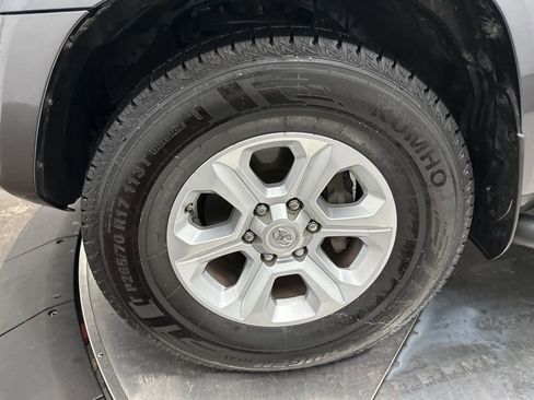 Used 2020 Toyota 4Runner SR5 Premium w/ Moonroof Package image 29