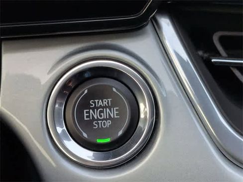 Used 2024 Chevrolet Trax LT image 37