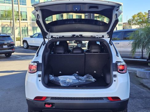 New 2026 Jeep Compass Trailhawk image 7