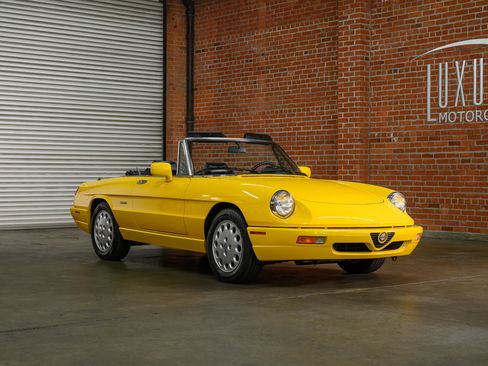 Used 1992 Alfa Romeo Spider Veloce image 13