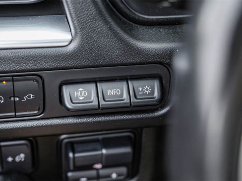 Used 2021 Chevrolet Suburban Premier w/ Premium Package image 34