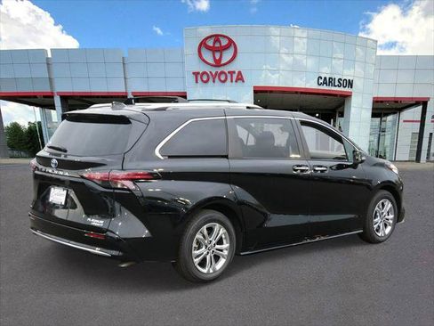 Certified 2022 Toyota Sienna Platinum AWD/4WD image 5
