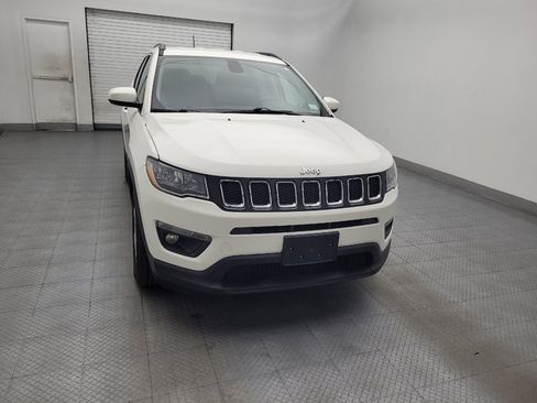 Used 2019 Jeep Compass Latitude w/ Cold Weather Group AWD/4WD image 14
