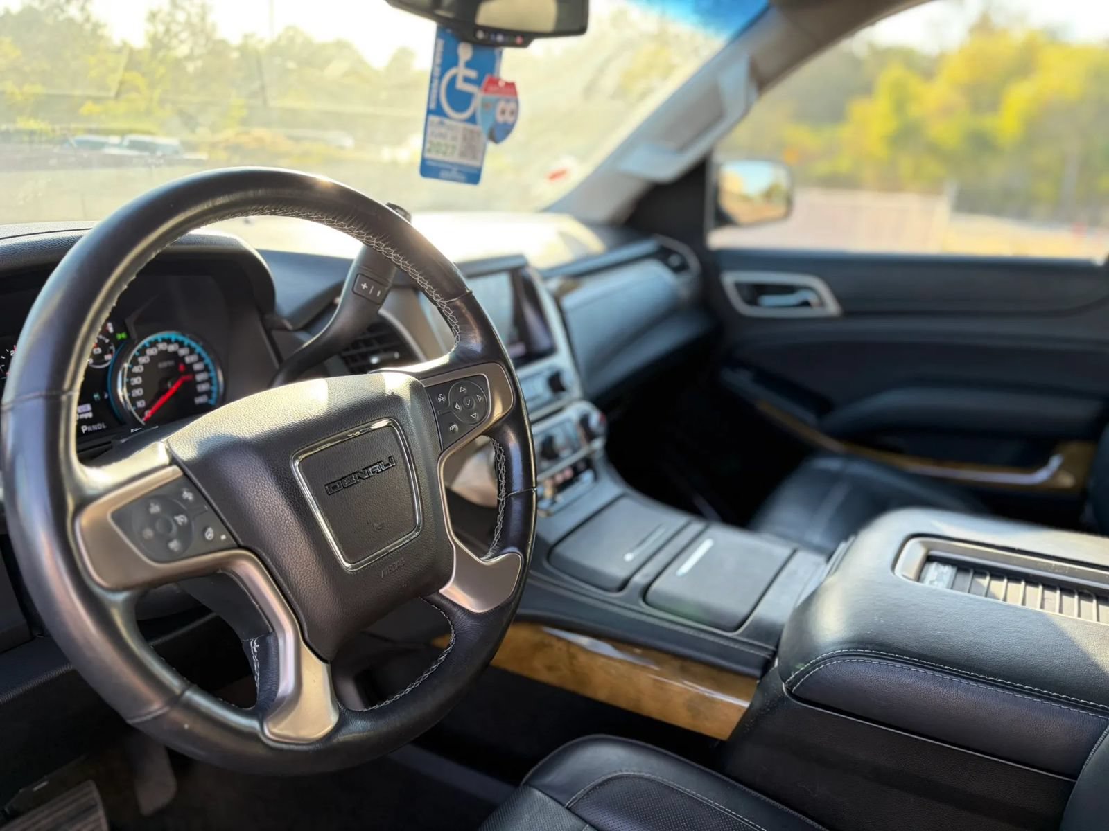 Used 2017 GMC Yukon Denali w/ Open Road Package RWD image 19