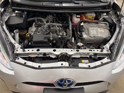 Used 2018 Toyota Prius C One image 29