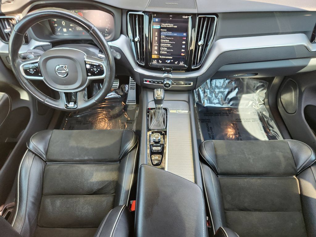 Used 2019 Volvo XC60 T6 R-Design w/ Protection Package Premier AWD/4WD image 16