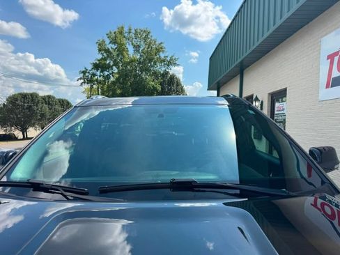 Used 2017 Ford Explorer Limited FWD image 11