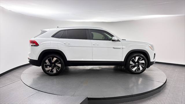 Used 2024 Volkswagen Atlas Cross Sport SE FWD image 9
