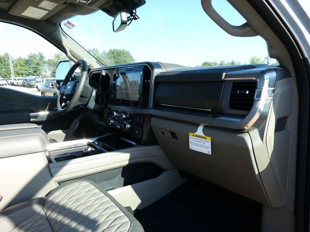 New 2027 Ford F250 Platinum w/ Platinum Plus Package AWD/4WD image 13