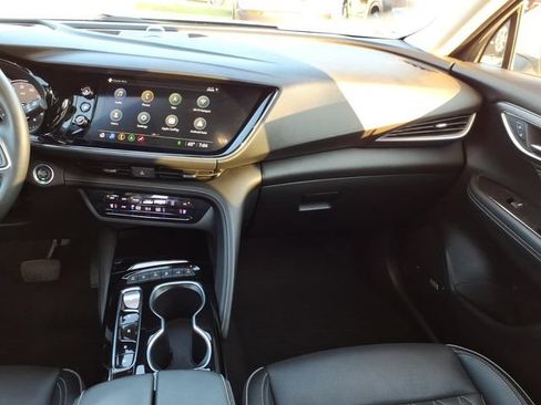 Certified 2022 Buick Envision Avenir w/ Technology Package II AWD/4WD image 21
