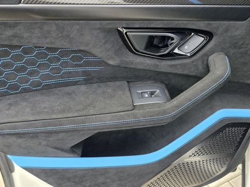 Used 2024 Lamborghini Urus Performante image 11