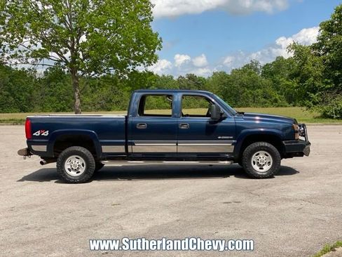 Used 2005 Chevrolet Silverado 2500 LS w/ Skid Plate Package AWD/4WD image 8