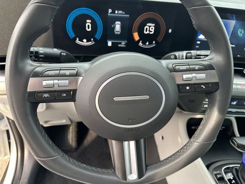 Used 2025 Hyundai Kona SEL image 28