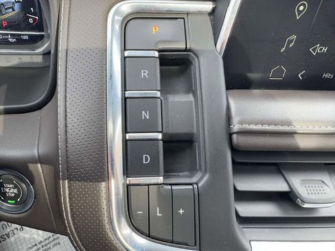 Used 2023 GMC Yukon SLT w/ Max Trailering Package image 16