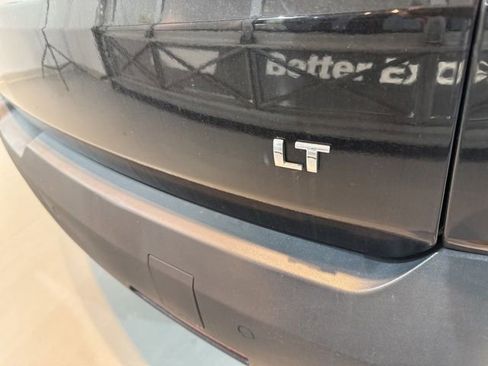 Used 2022 Chevrolet Traverse LT image 12