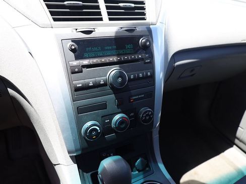 Used 2011 Chevrolet Traverse LS AWD/4WD image 15