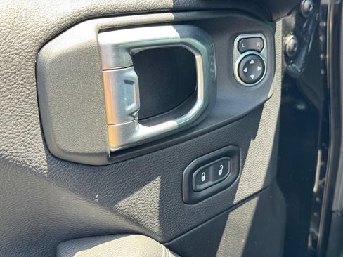 Used 2023 Jeep Wrangler Unlimited Sahara w/ Cold Weather Group AWD/4WD image 14