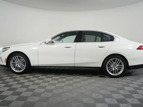 Certified 2025 BMW 530i xDrive w/ Executive Package AWD/4WD image 6