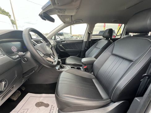 Used 2024 Volkswagen Tiguan SE image 12