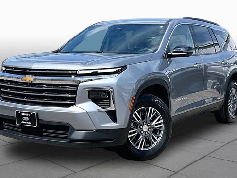 Used 2024 Chevrolet Traverse LT FWD image 35
