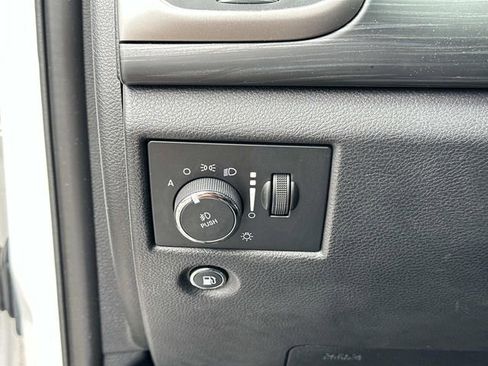 Used 2020 Jeep Grand Cherokee Altitude AWD/4WD image 28