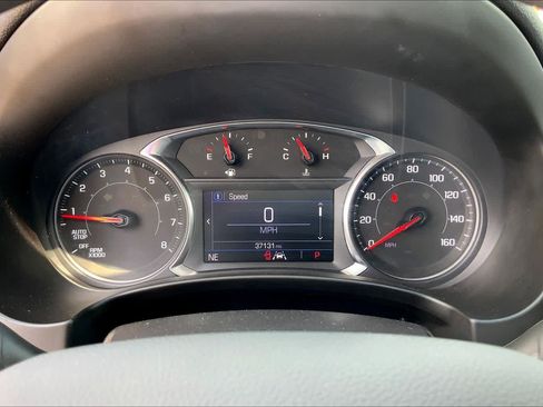 Used 2024 GMC Terrain SLE FWD image 25