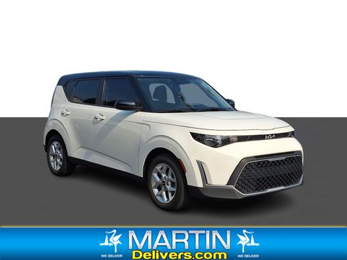 Certified 2023 Kia Soul S FWD image 1
