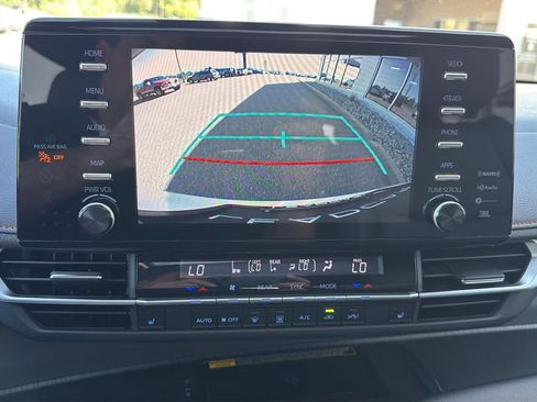 Used 2022 Toyota Sienna XSE w/ XSE Plus Package AWD/4WD image 18
