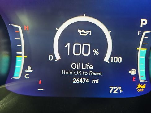 Used 2023 Chrysler Pacifica Touring-L AWD/4WD image 17
