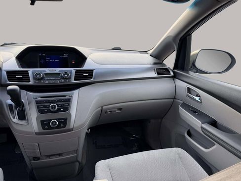 Used 2014 Honda Odyssey LX image 20