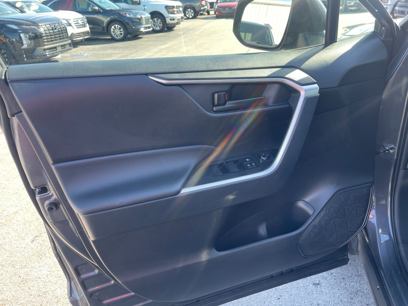 Used 2025 Toyota RAV4 LE AWD/4WD image 12