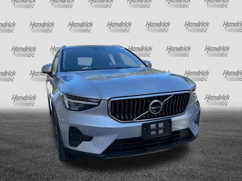 Certified 2025 Volvo XC40 B5 Core image 41