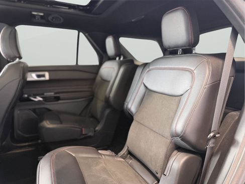 Used 2023 Ford Explorer ST-Line w/ Class IV Trailer Tow Package image 22