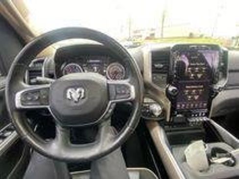 Used 2019 RAM 1500 Laramie AWD/4WD image 6
