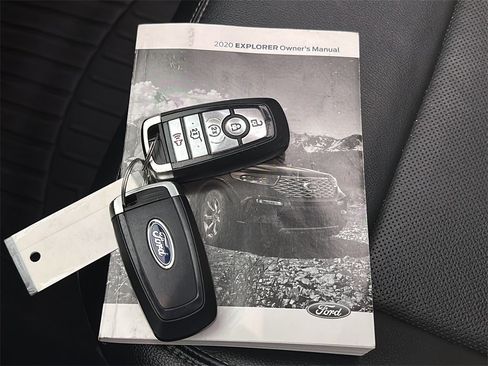Used 2020 Ford Explorer Limited image 30