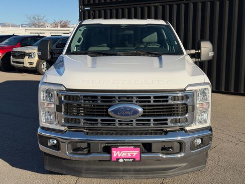 Used 2024 Ford F250 XLT image 3